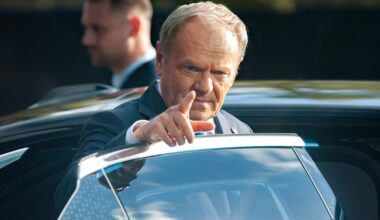 Donald Tusk o niskiej dzietności w Polsce. Jego słowa wywołały burzę w sieci - Onet