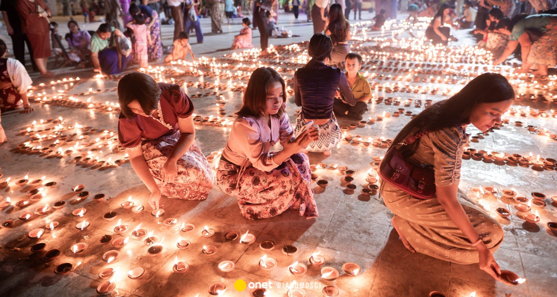 Atak z powietrza na protestujących w Mjanmie. Użyto paralotni, są ofiary