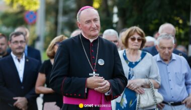 Prokuratura uważa, że biskup tuszował pedofilię. Sprawa utknęła w sądzie