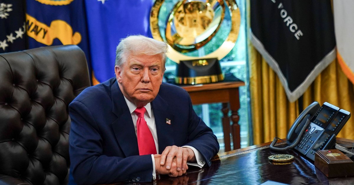 Prezydent USA donald Trump w Gabinecie Owalnym w Białym Domu, Waszyngton, USA, 14 sierpnia 2025 r.