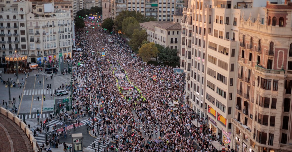 Masowe protesty w hiszpańskim mieście. Demonstranci domagają się dymisji polityka