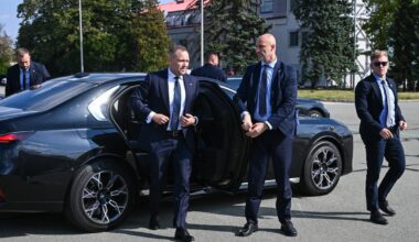 Kancelaria Prezydenta zamawia luksusowe limuzyny. Auta mają trafić do ministrów