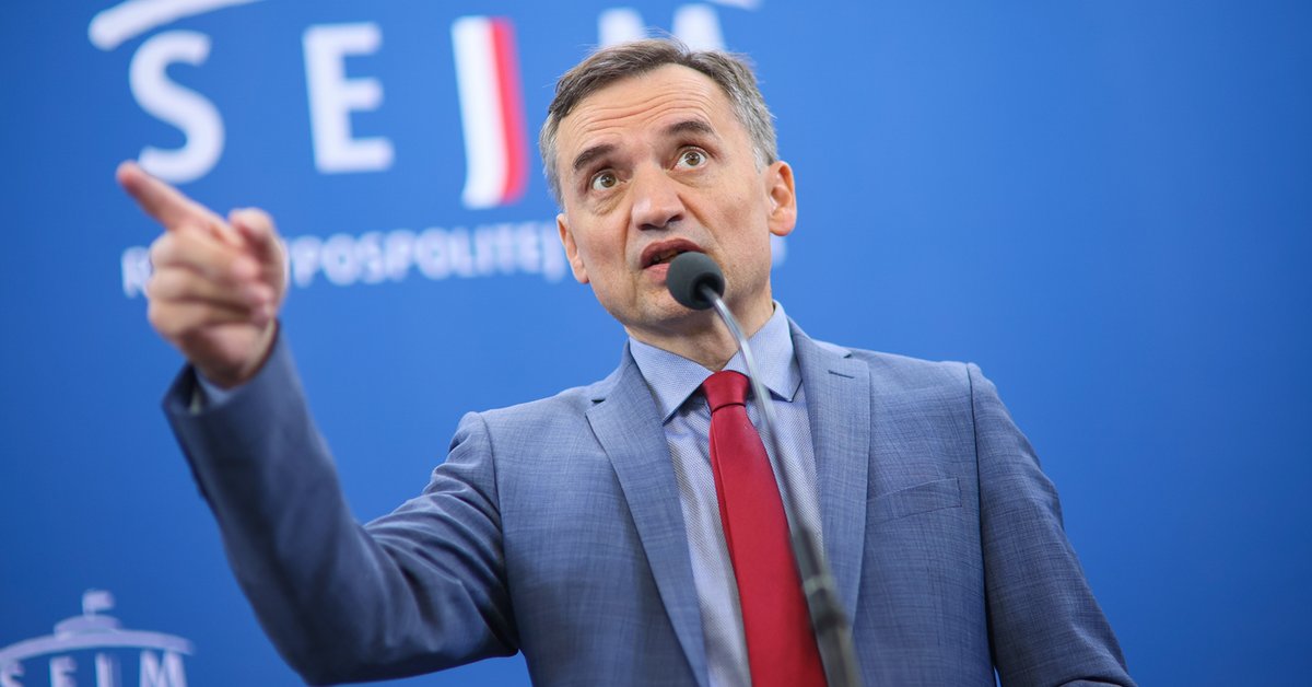 Zbigniew Ziobro reaguje na wniosek prokuratury. "Przestępcza szajka"