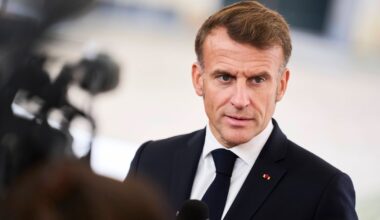 Potężny kryzys we Francji. "Macron może przełamać pat, ale wysadzi tę V Republikę"