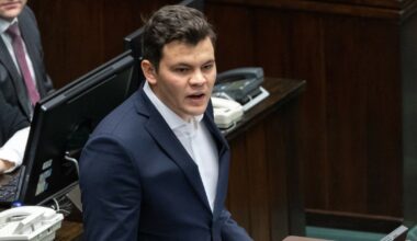 Adam Gomoła składa ślubowanie w Sejmie