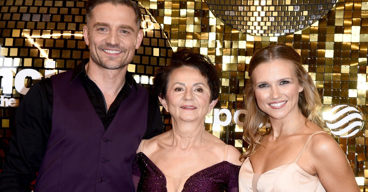 Marcin Rogacewicz, jego mama Ewa i Agnieszka Kaczorowska