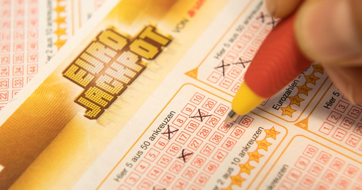 Eurojackpot. Kumulacja rośnie, ale Polak sporo wygrał. Gdzie kupił los?