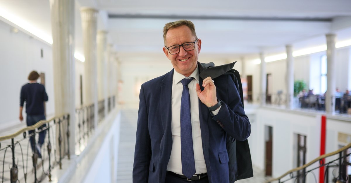 Robert Telus podczas spotkania z protestującymi rolnikami w Szczecinie (2023 r.)