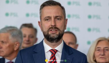 Nie związki partnerskie, a status osoby najbliższej. "Uważam, że posłowie PiS będą za" [RELACJA NA ŻYWO]