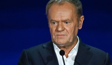 "Bał się, że skrzywdzą jego rodzinę". Nieznane kulisy powrotu Tuska do Polski