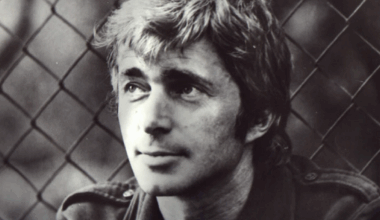 Legenda kina PRL kończy 90 lat. Polacy do dziś cytują te genialne teksty