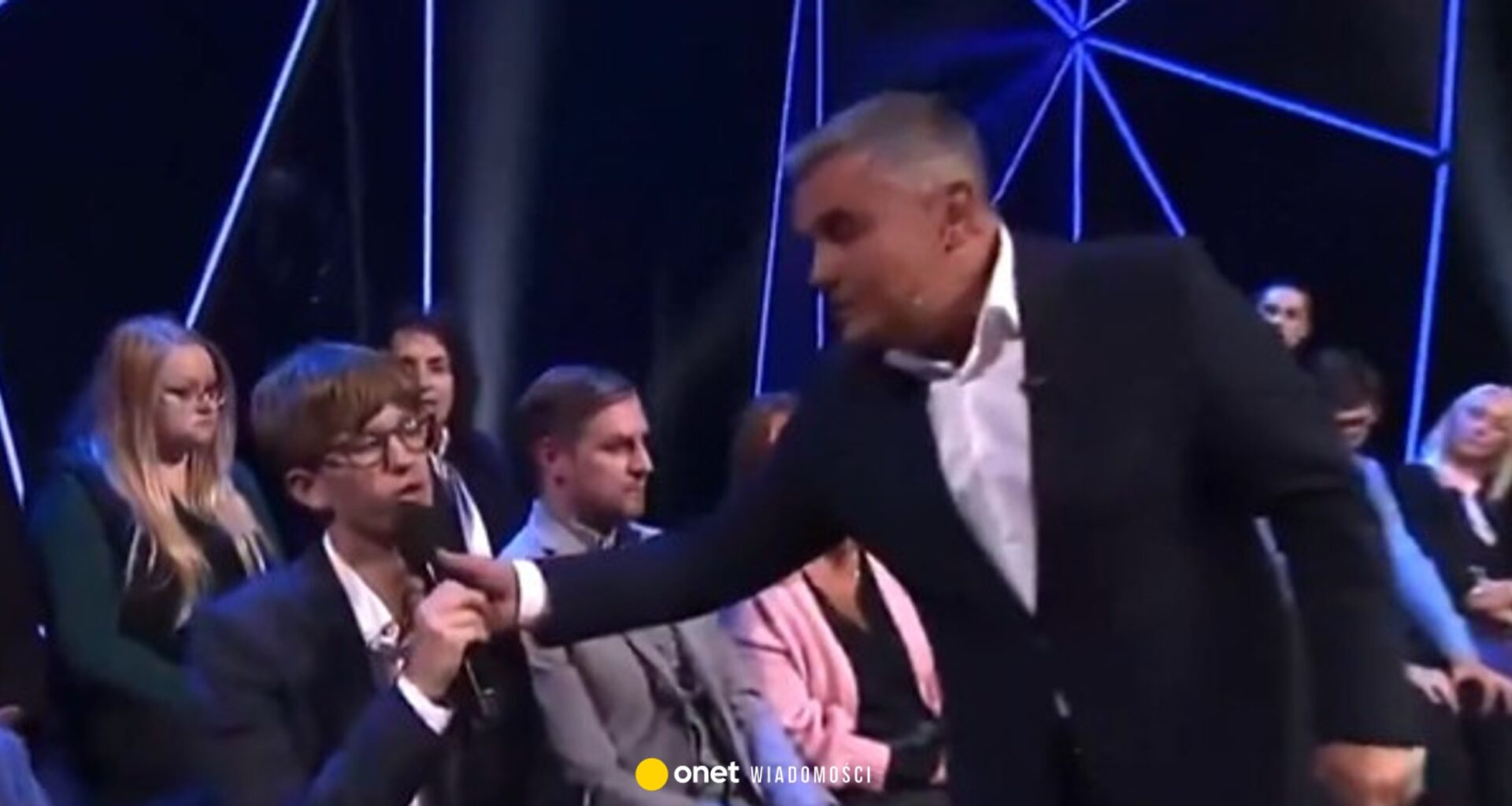 Spięcie na antenie TVP Info. Prowadzący odebrał mikrofon