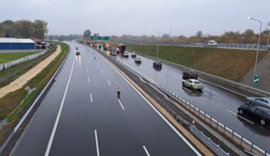 Podatek "rozliczy się sam"? PiS z nowym pomysłem dla firm. Znamy szczegóły
