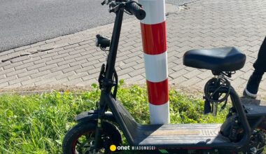 Wypadek w Koszalinie. Seniorka na hulajnodze uderzyła w ciężarówkę