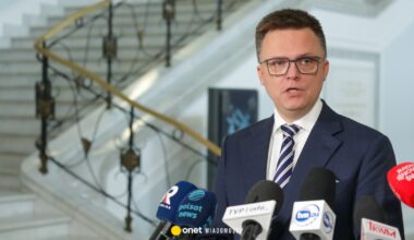 Szymon Hołownia zabrał głos po przesłuchaniu w prokuraturze. "11 tys. stron dokumentów"