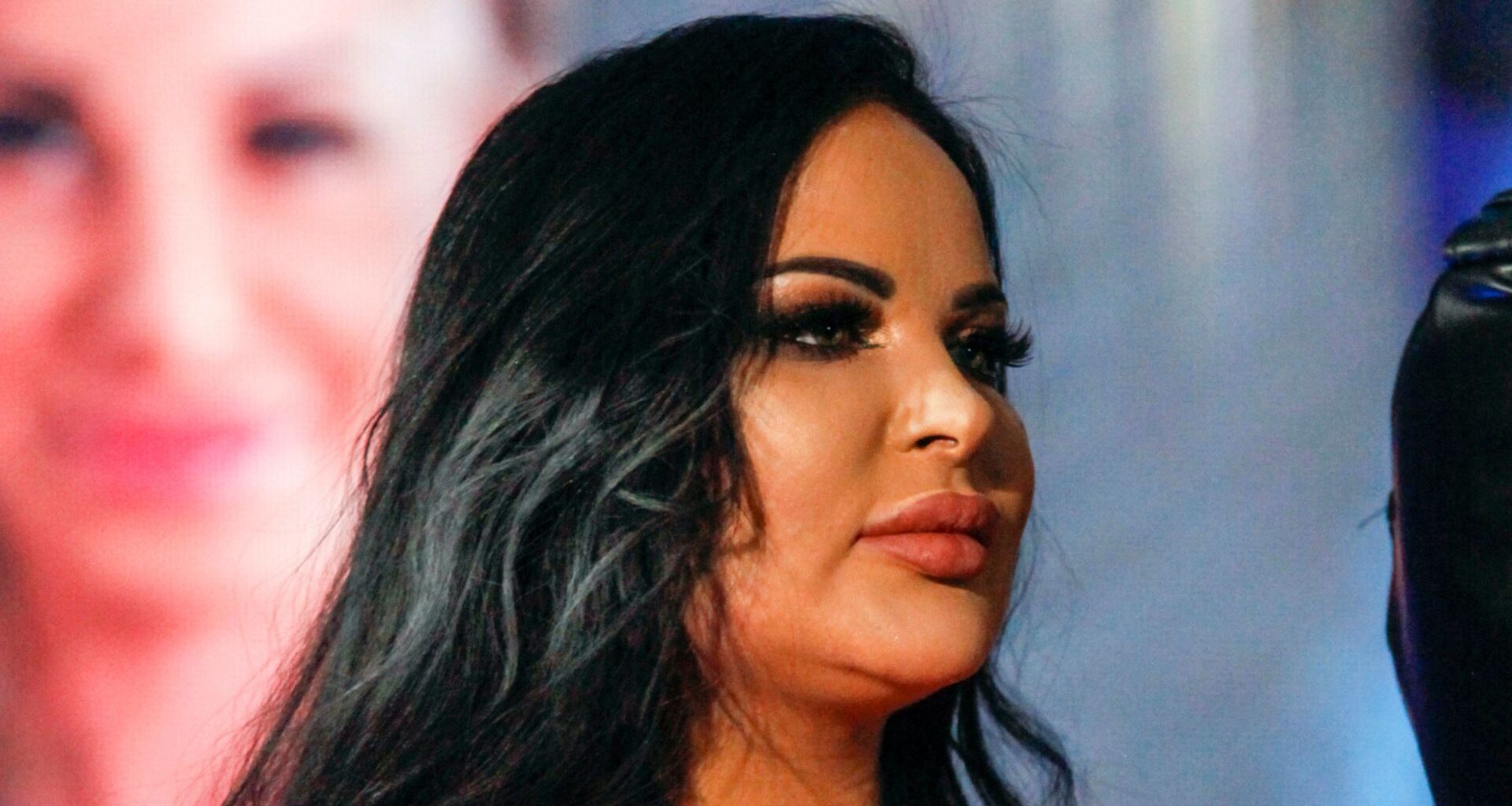 Klaudia El Dursi pokazuje, jak NAPRAWDĘ wyglądają jej włosy. Fani w lekkim szoku: "OBŁĘD"