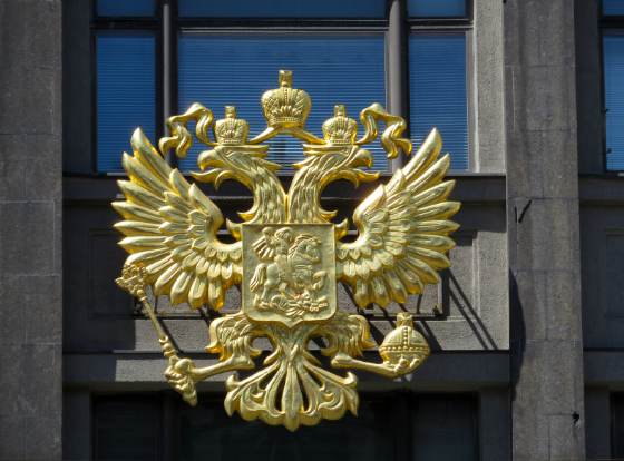 Przewodniczący Dumy apeluje o „ochronę Rosjan” w krajach bałtyckich