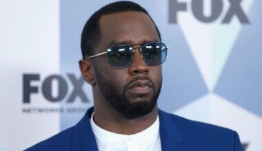 44-letnia Anna Kournikova już NIE UKRYWA ciążowych krągłości (ZDJĘCIA)