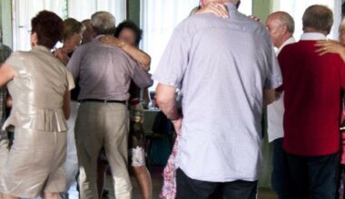 Czy 1 listopada trzeba iść na cmentarz? Kościół sprawia sprawę jasno