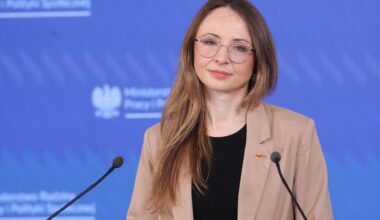 Przyjęła darowiznę w gotówce od matki. Skarbówka nie miała wątpliwości