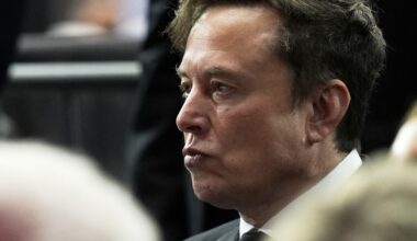 Grokipedia kontra Wikipedia. Co to jest i jak działa nowa platforma Elona Muska?