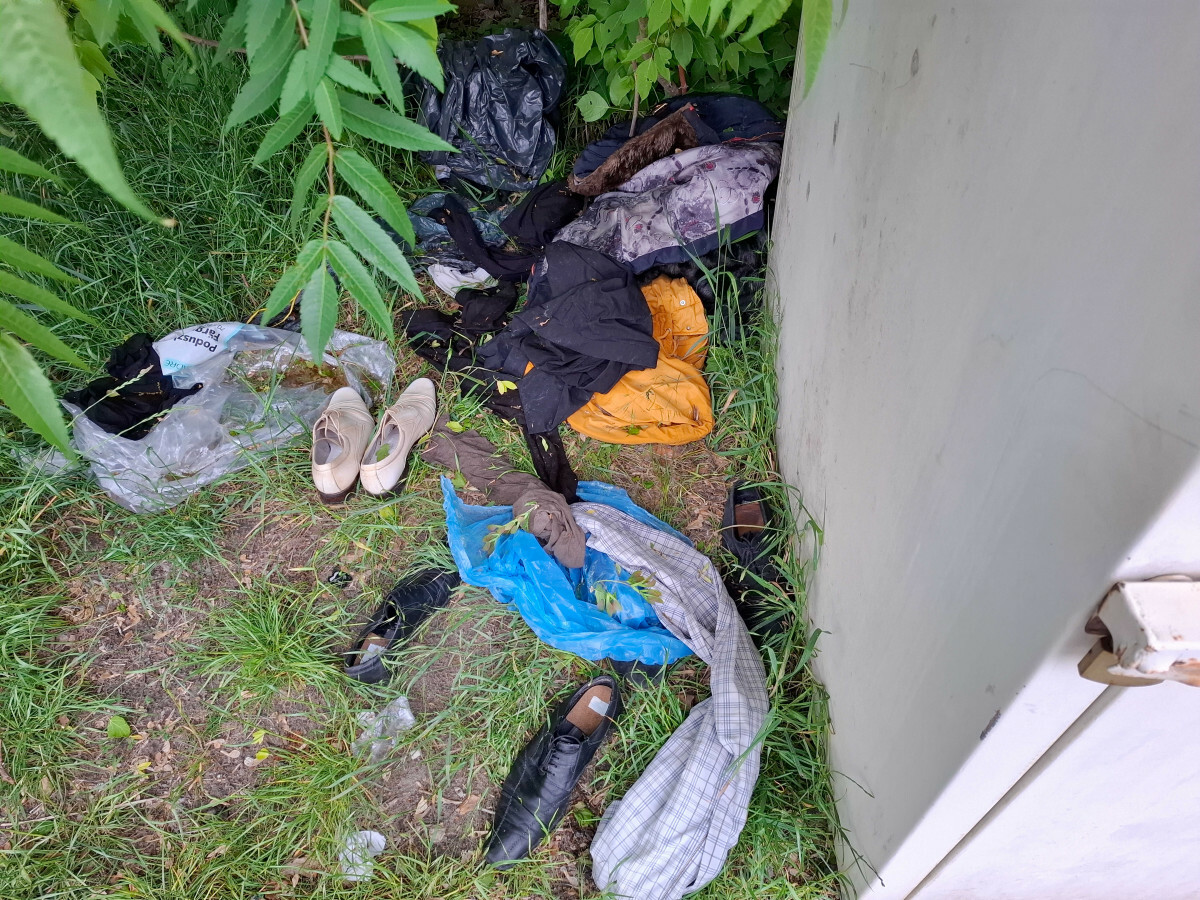 Polacy nie chcą jeździć z ubraniami do punktów PSZOK