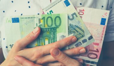 Portugalczycy znaleźli walizkę z milionem euro. Może należeć do chińskiej mafii - Onet