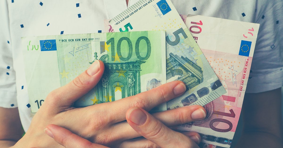 Portugalczycy znaleźli walizkę z milionem euro. Może należeć do chińskiej mafii - Onet