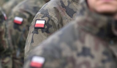 Żemła i Wyrwał: Kto odpowiada za to, że wojskowe tajemnice znalazły się na śmietniku? "Ryba psuje się od głowy" [KOMENTARZ]