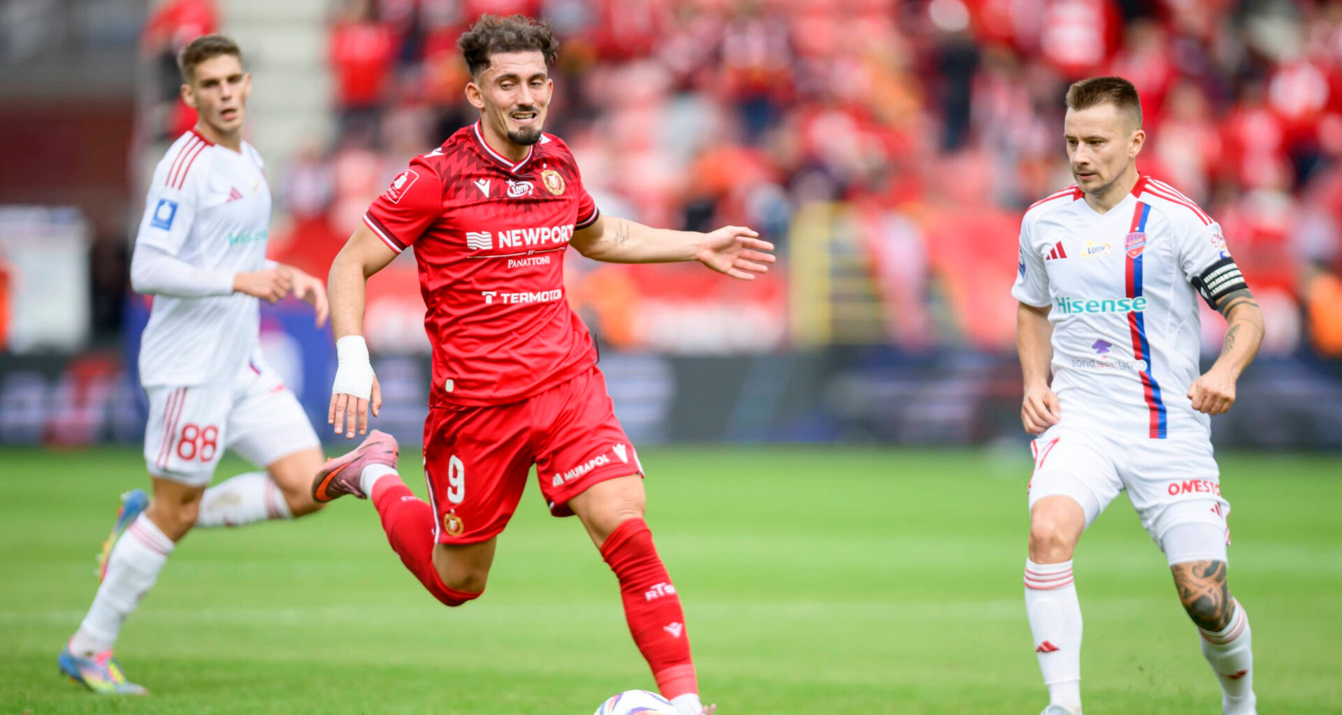 Gwiazda Widzewa bez goli. "Dostaje gigantyczną pensję"