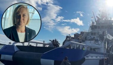 Statek patrolowy "Turva". Na mniejszym zdjęciu minister spraw wewnętrznych Finlandii Mari Rantanen, październik 2025 r.