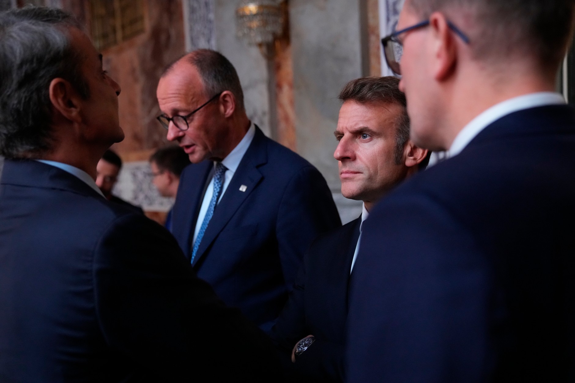 Friedrich Merz, kanclerz Niemiec, i Emmanuel Macron, prezydent Francji, na szczycie w Kopenhadze, 1 października 2025 r.