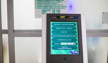 ZUS rusza na pomoc seniorom. Emeryci gubią się w przepisach