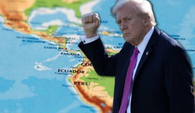 Prezydent USA Donald Trump. W tle mapa Ameryki Południowej