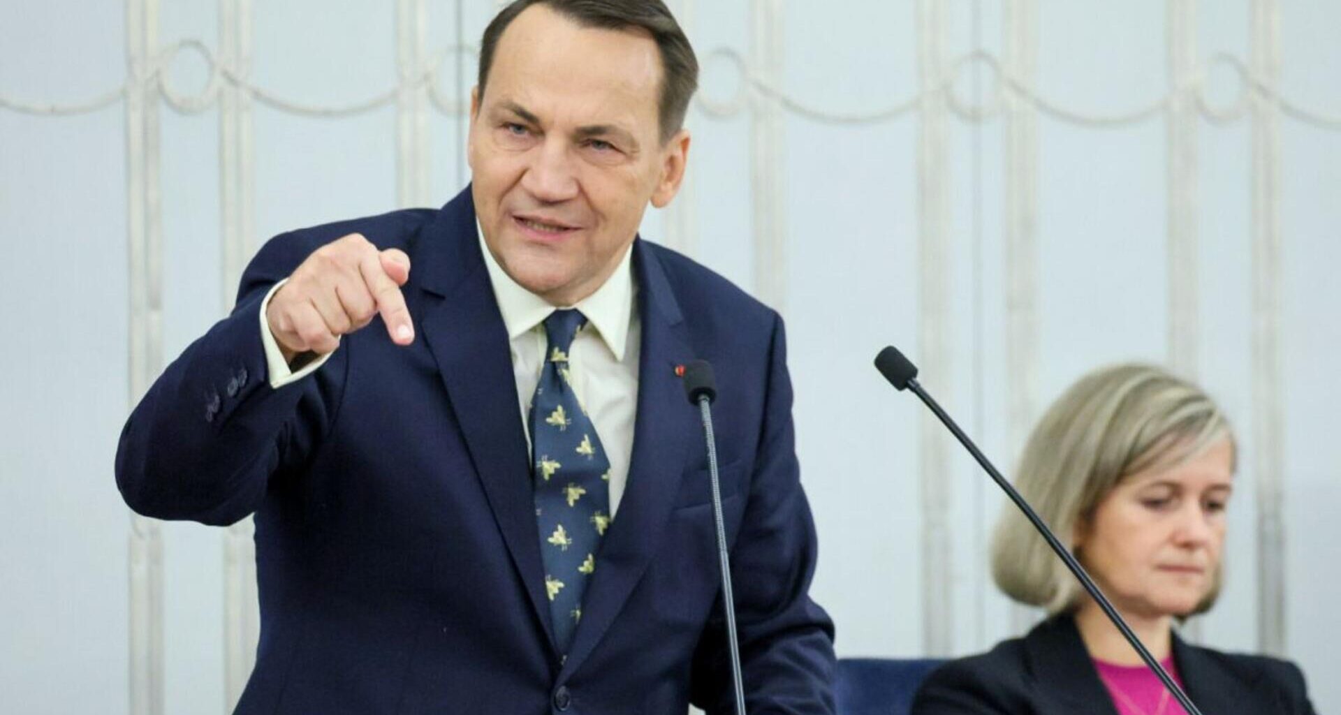Radosław Sikorski odpowiedział na wpis szefa MSZ Węgier. "To się nazywa samoobrona"
