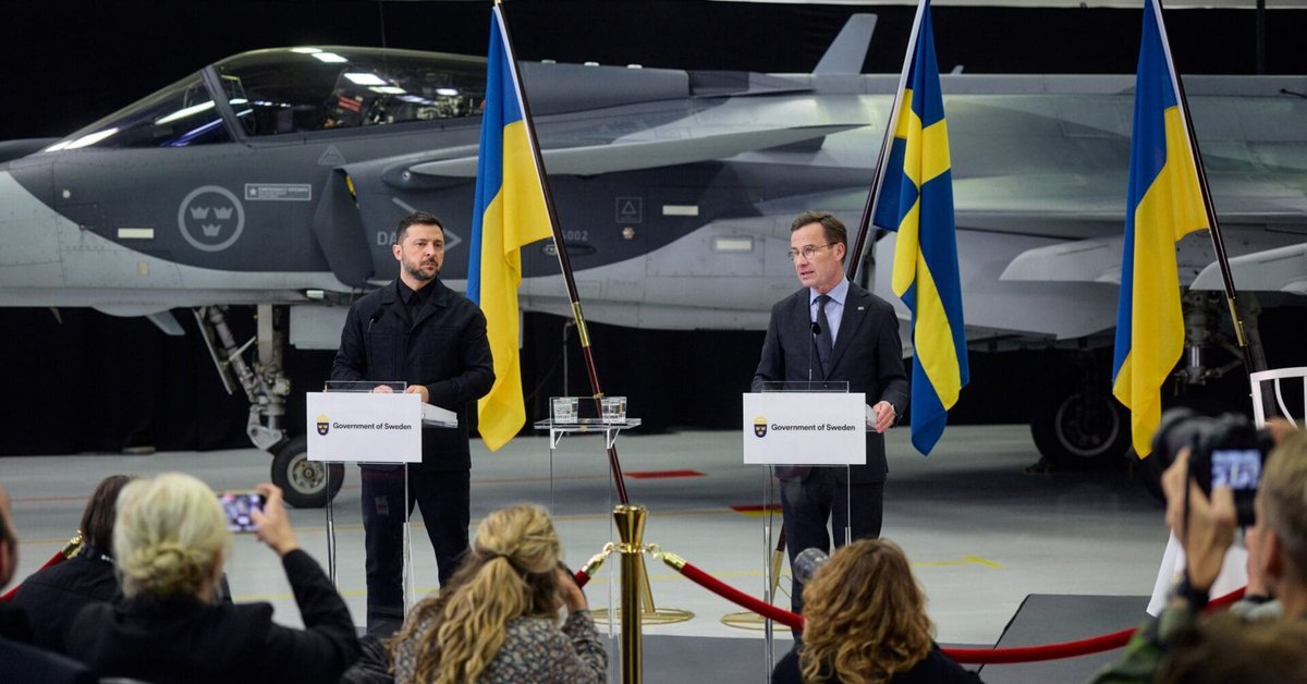 Prezydent Wołodymyr Zełenski i premier Ulf Kristersson podczas ogłaszania porozumienia dotyczącego samolotów Gripen.