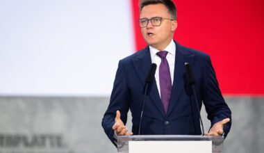 Polacy sceptyczni wobec wyjazdu Szymona Hołowni do ONZ [SONDAŻ]