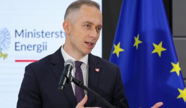 Wulgarny komentarz Cezarego Tomczyka pod adresem Putina. Wiceszef MON tłumaczy