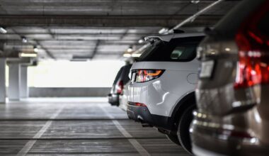 Miejsce parkingowe na wagę złota. Kosztuje nawet 60 tys. zł, ale bez niego nie kupimy mieszkania
