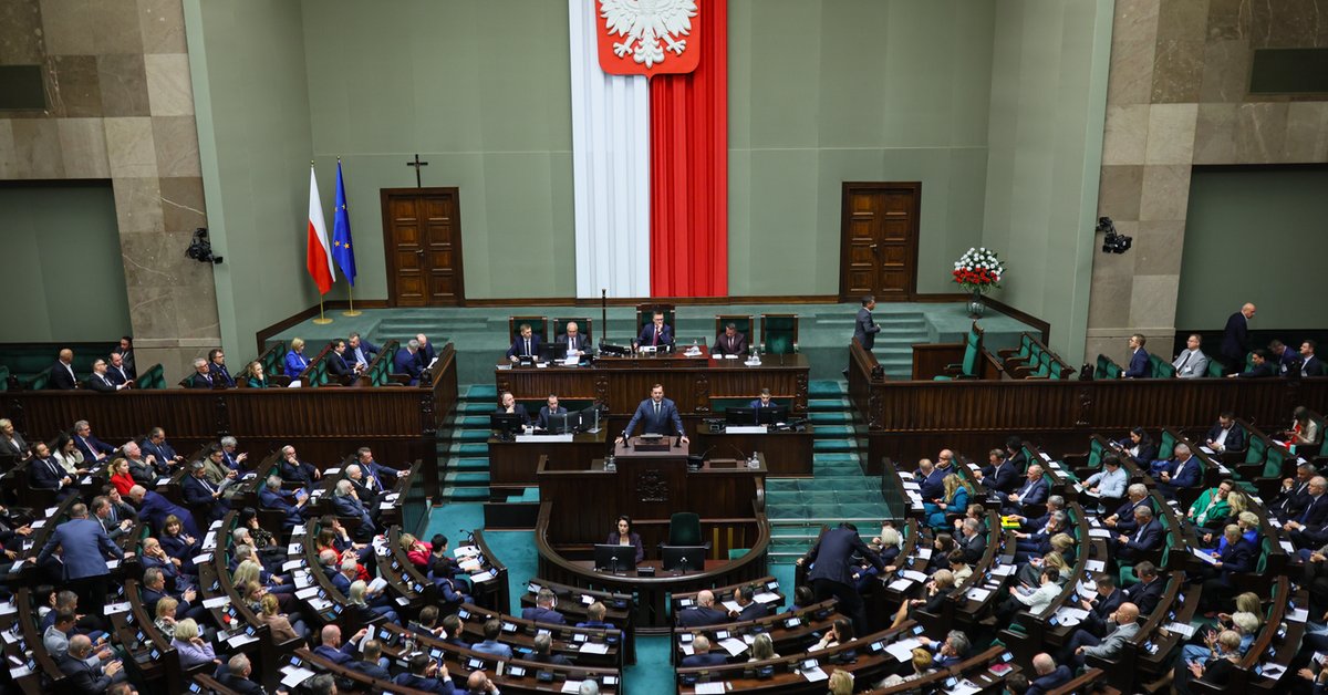 Koalicja Obywatelska przed Prawem i Sprawiedliwością. Partia Grzegorza Brauna w Sejmie. Mamy nowy sondaż