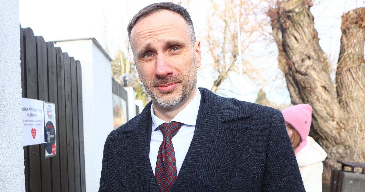 Janusz Kowalski opowiadał o PiS. Przechodzień przerwał konferencję