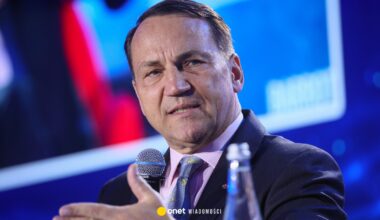 Minister Sikorski zwrócił się do Jarosława Kaczyńskiego. "Pan to wynegocjował"