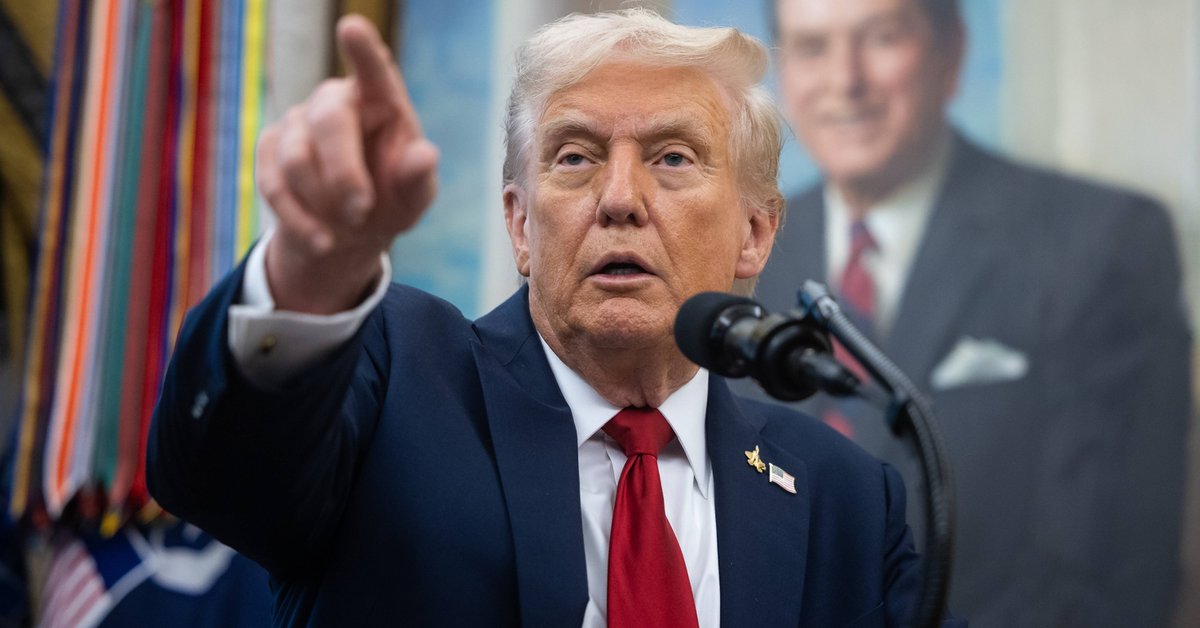 Dziennikarz wysłał SMS-a do Donalda Trumpa. Dostał ostrą odpowiedź w sprawie Hamasu