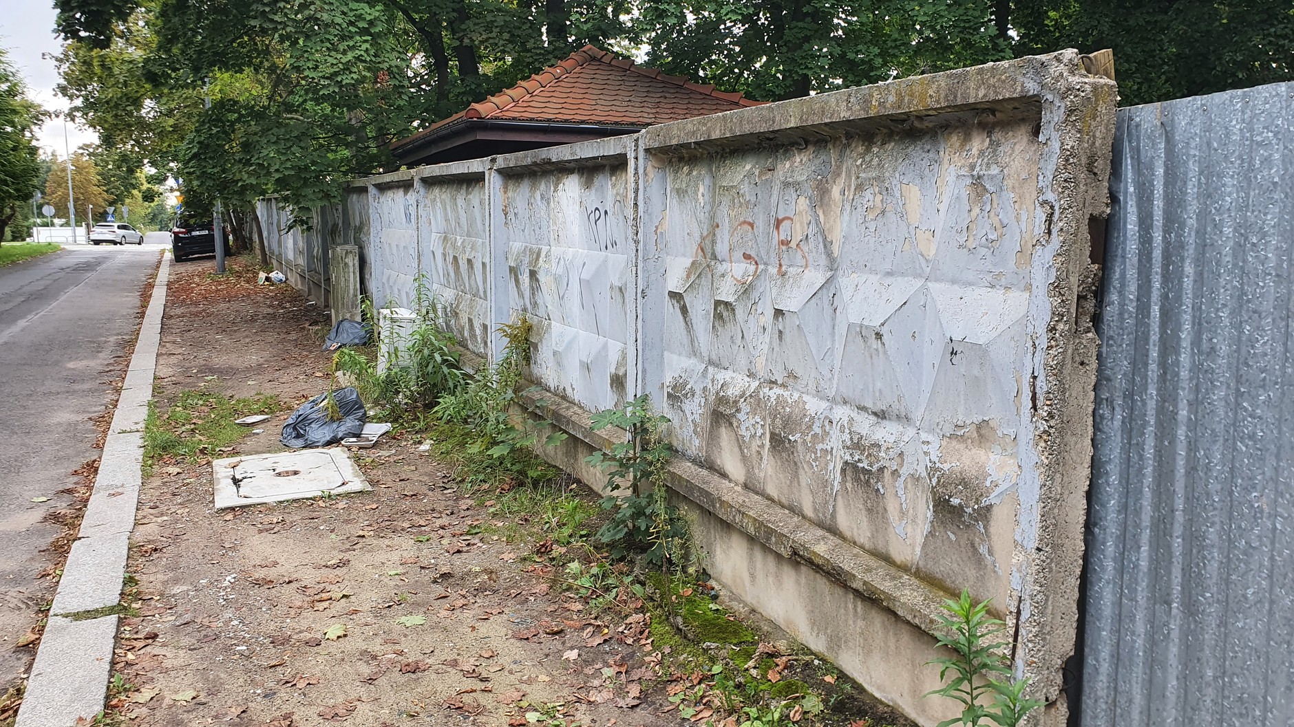 Fragment muru okalającego Kwadrat w Legnicy