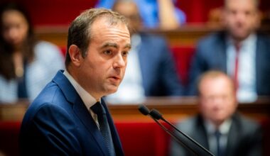 Losy francuskiego rządu. Parlament podjął decyzję w sprawie wotum nieufności