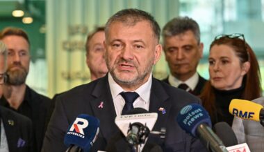 Waldemar Żurek reaguje na słowa Roberta Bąkiewicza. "Nie będę w to ingerował"