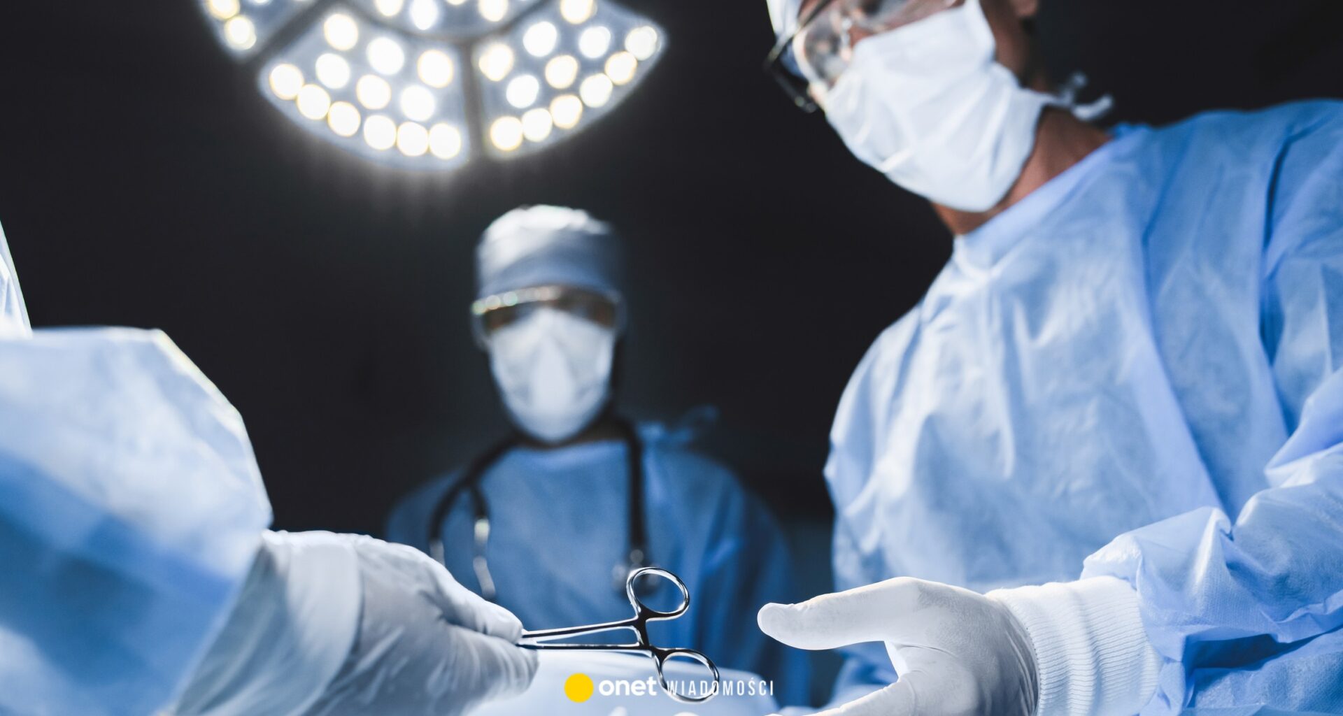 Dziura w NFZ, szpitale przesuwają zabiegi. "To można już nazwać pożarem"