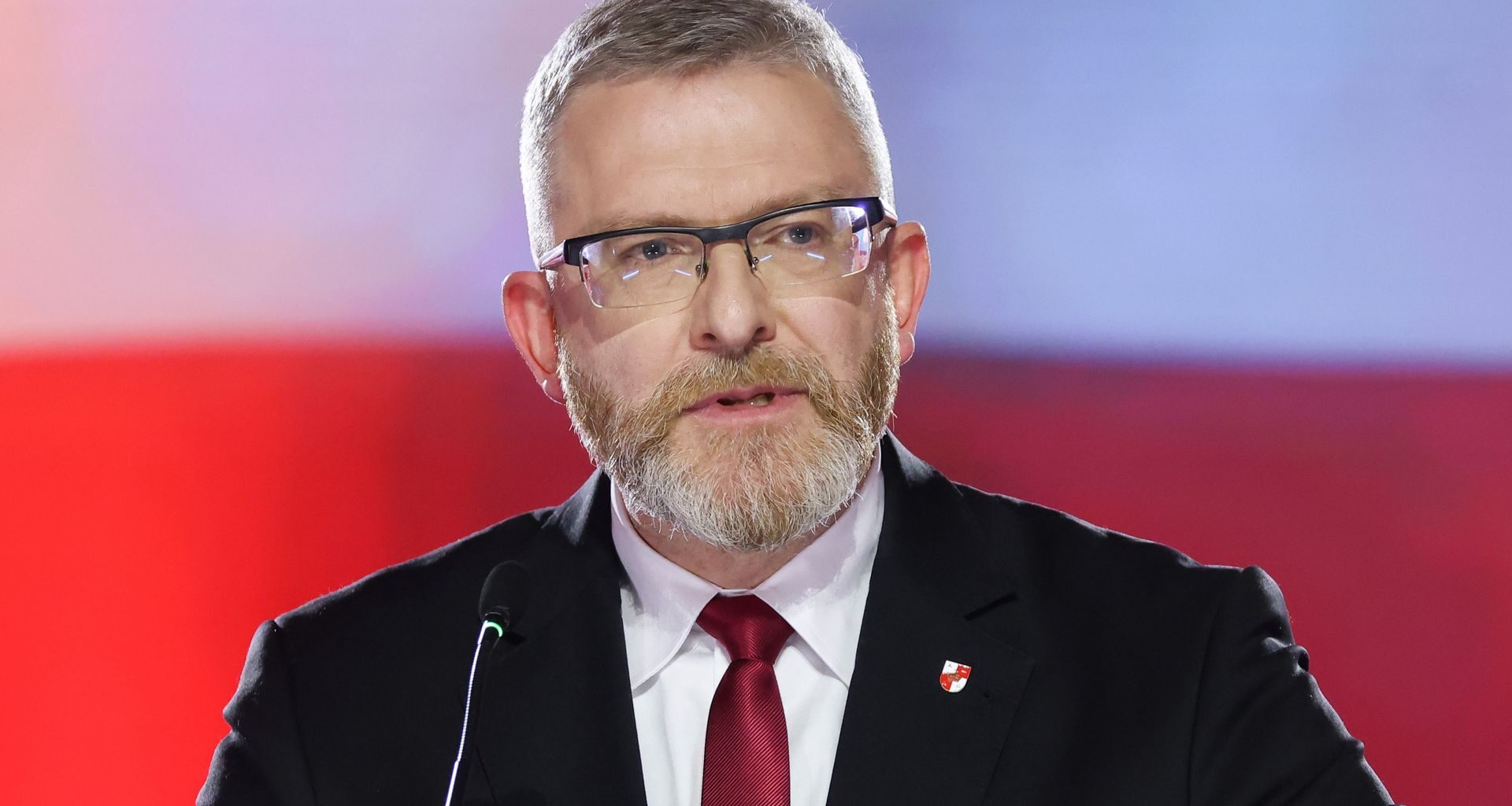Alarm w Niemczech. Skrajna prawica oskarżana o współpracę z Rosją
