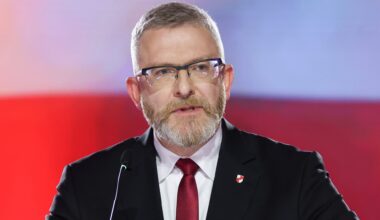 Alarm w Niemczech. Skrajna prawica oskarżana o współpracę z Rosją