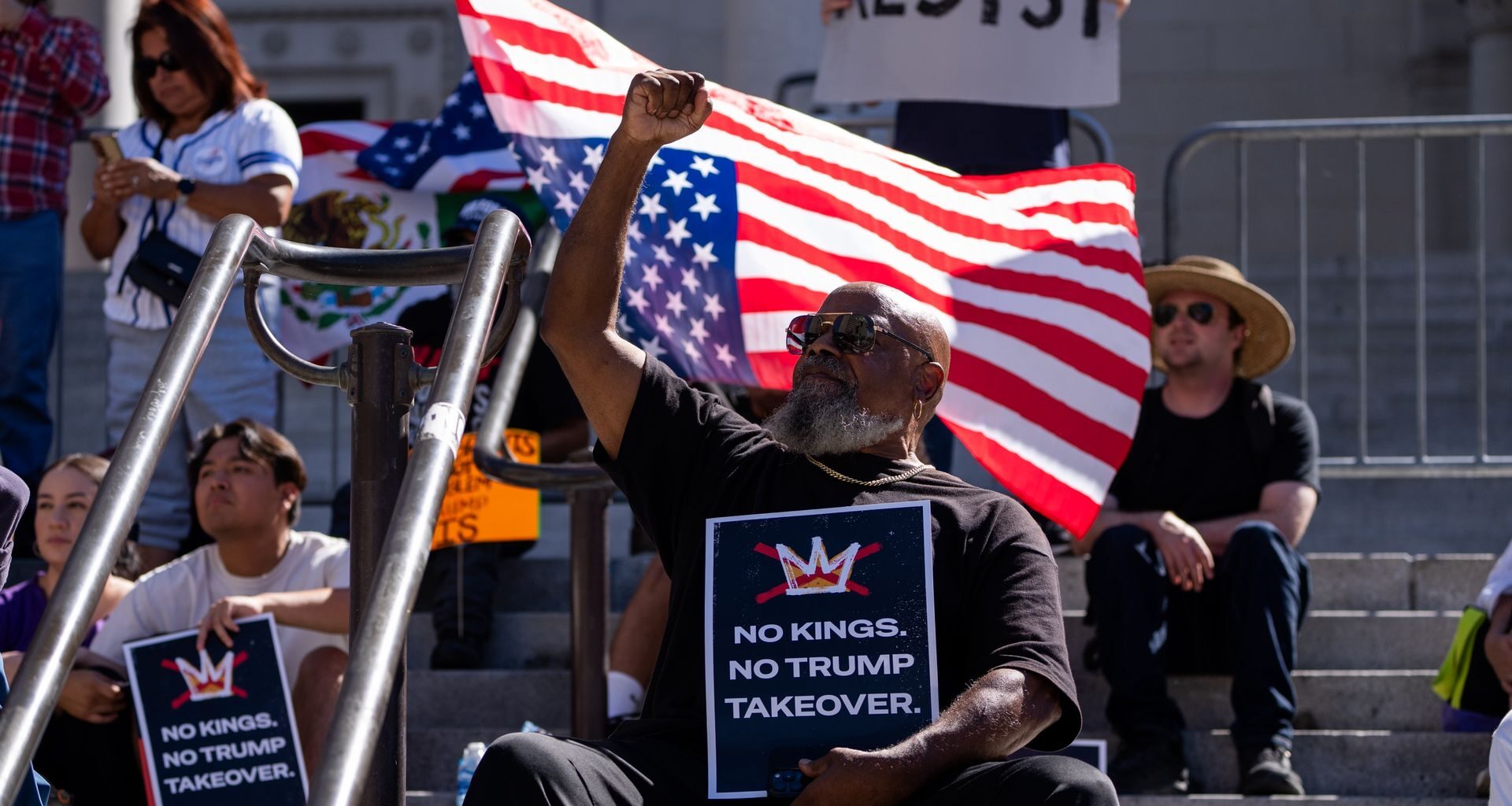 Halny uderza w Tatry. Porywy do 130 km/h i lawinowa „jedynka”
